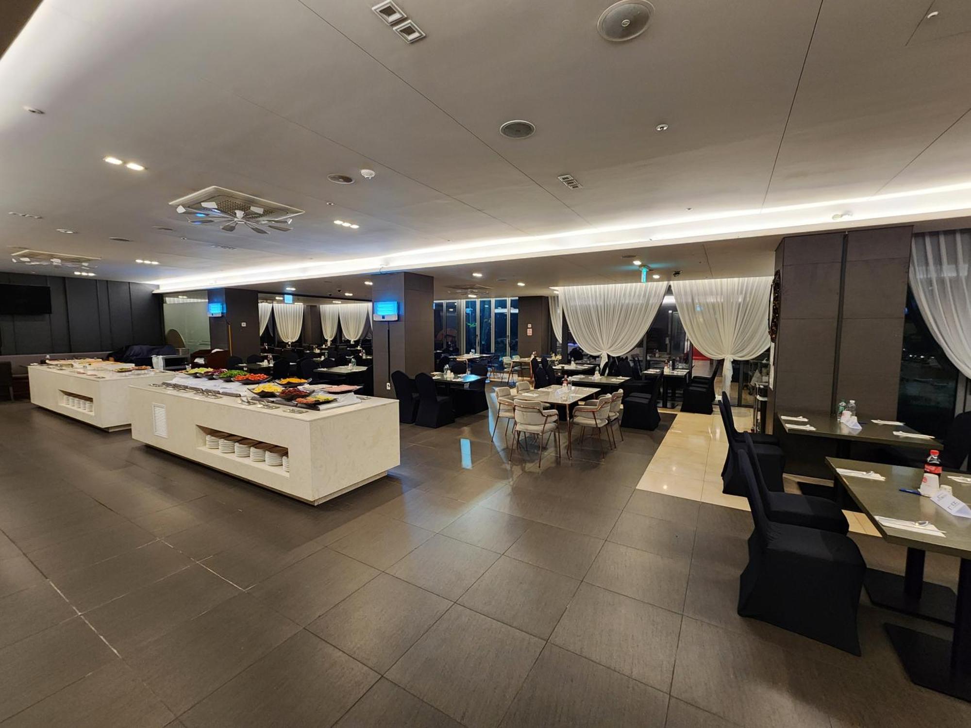 ホテル Ramada By Wyndham Jeju Hamdeok エクステリア 写真