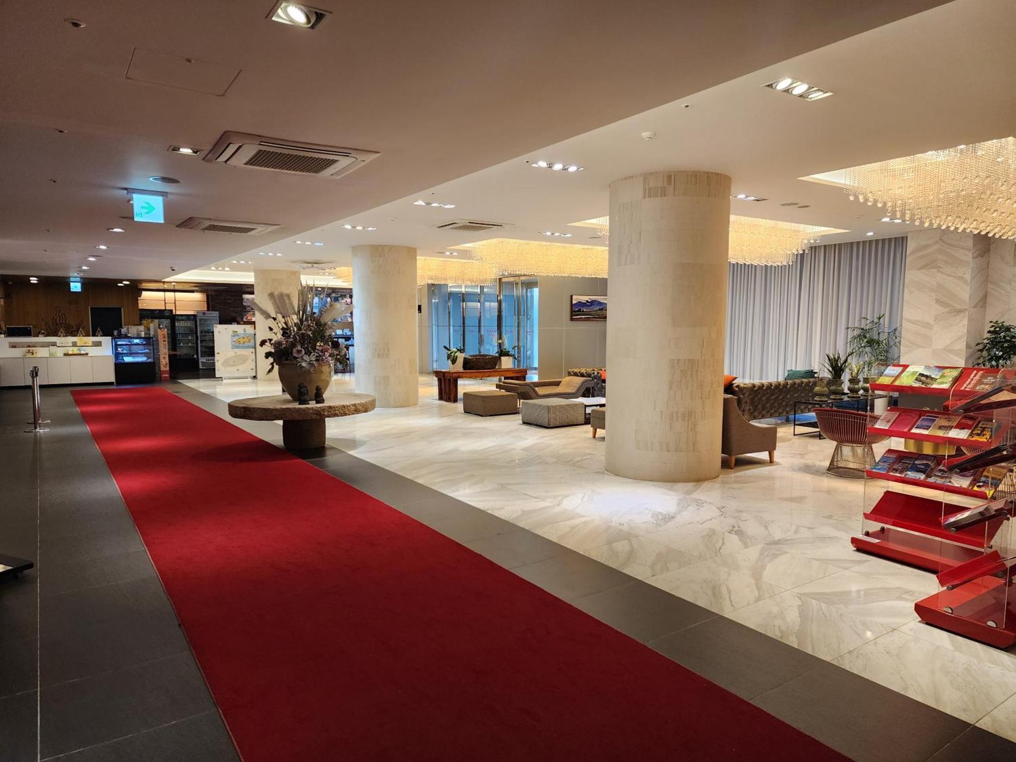ホテル Ramada By Wyndham Jeju Hamdeok エクステリア 写真
