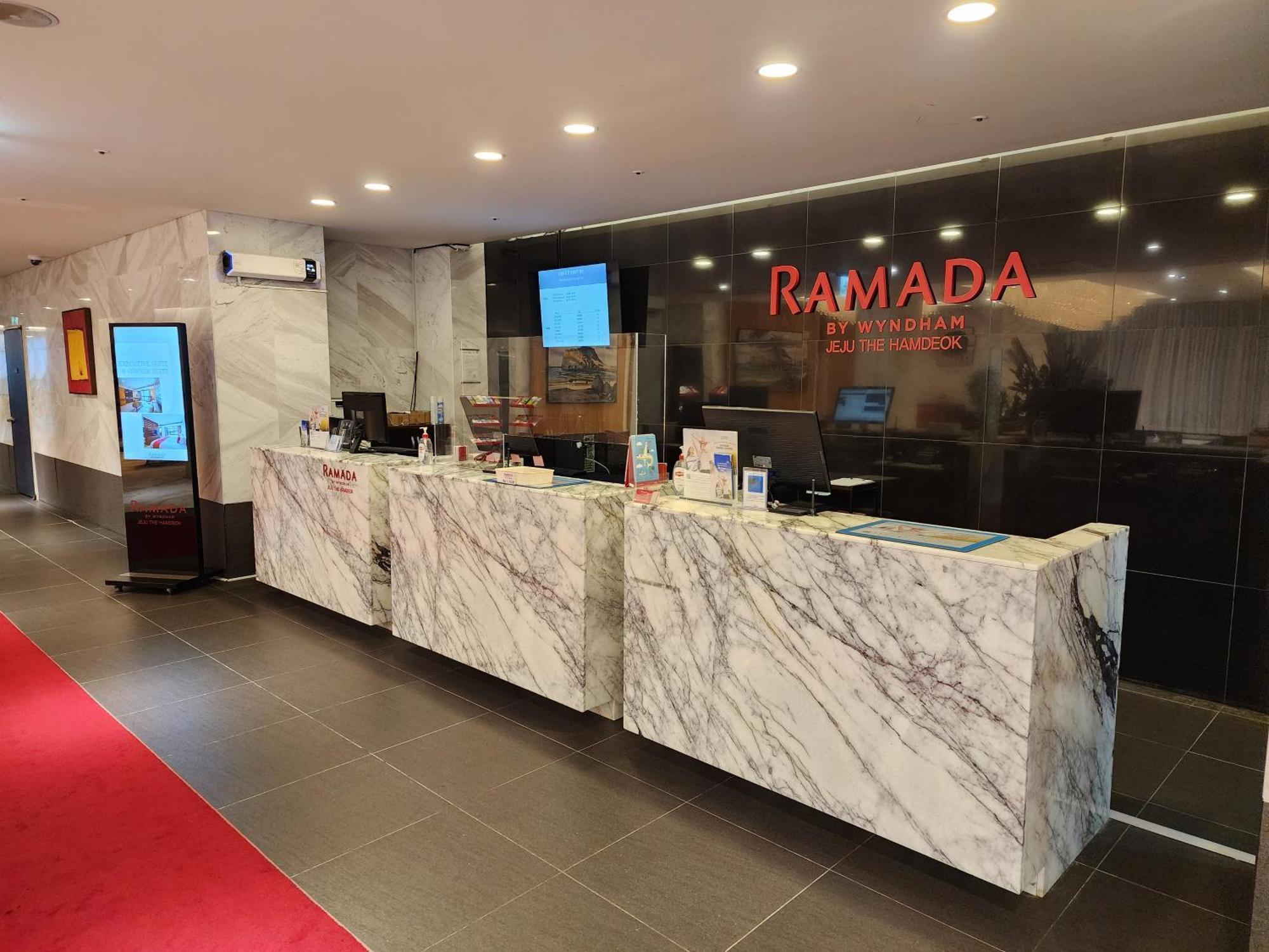 ホテル Ramada By Wyndham Jeju Hamdeok エクステリア 写真