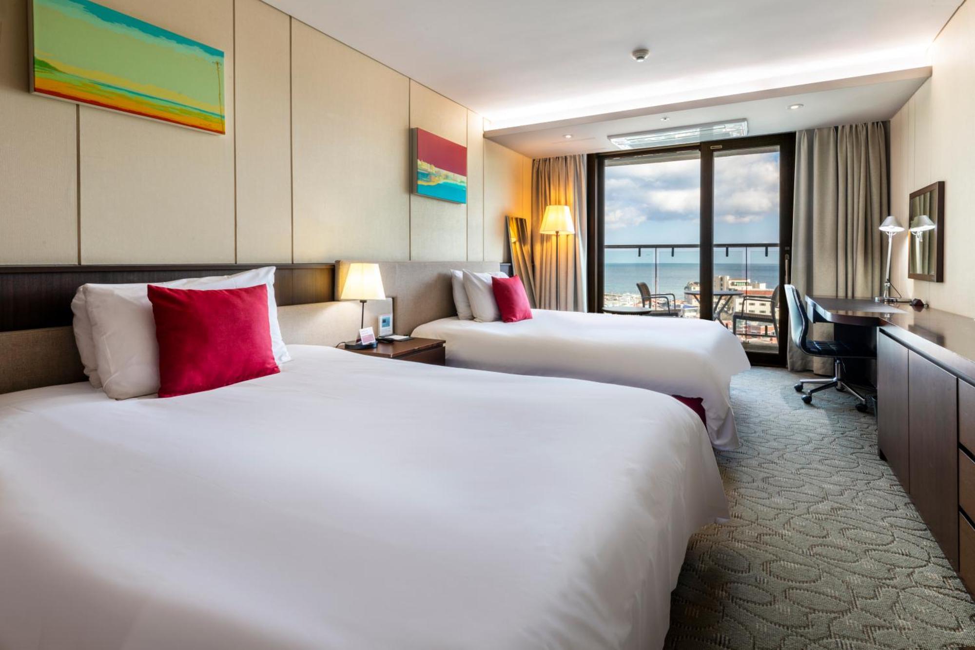 ホテル Ramada By Wyndham Jeju Hamdeok エクステリア 写真