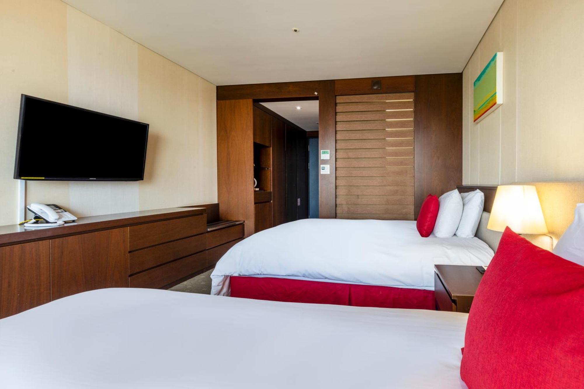 ホテル Ramada By Wyndham Jeju Hamdeok エクステリア 写真