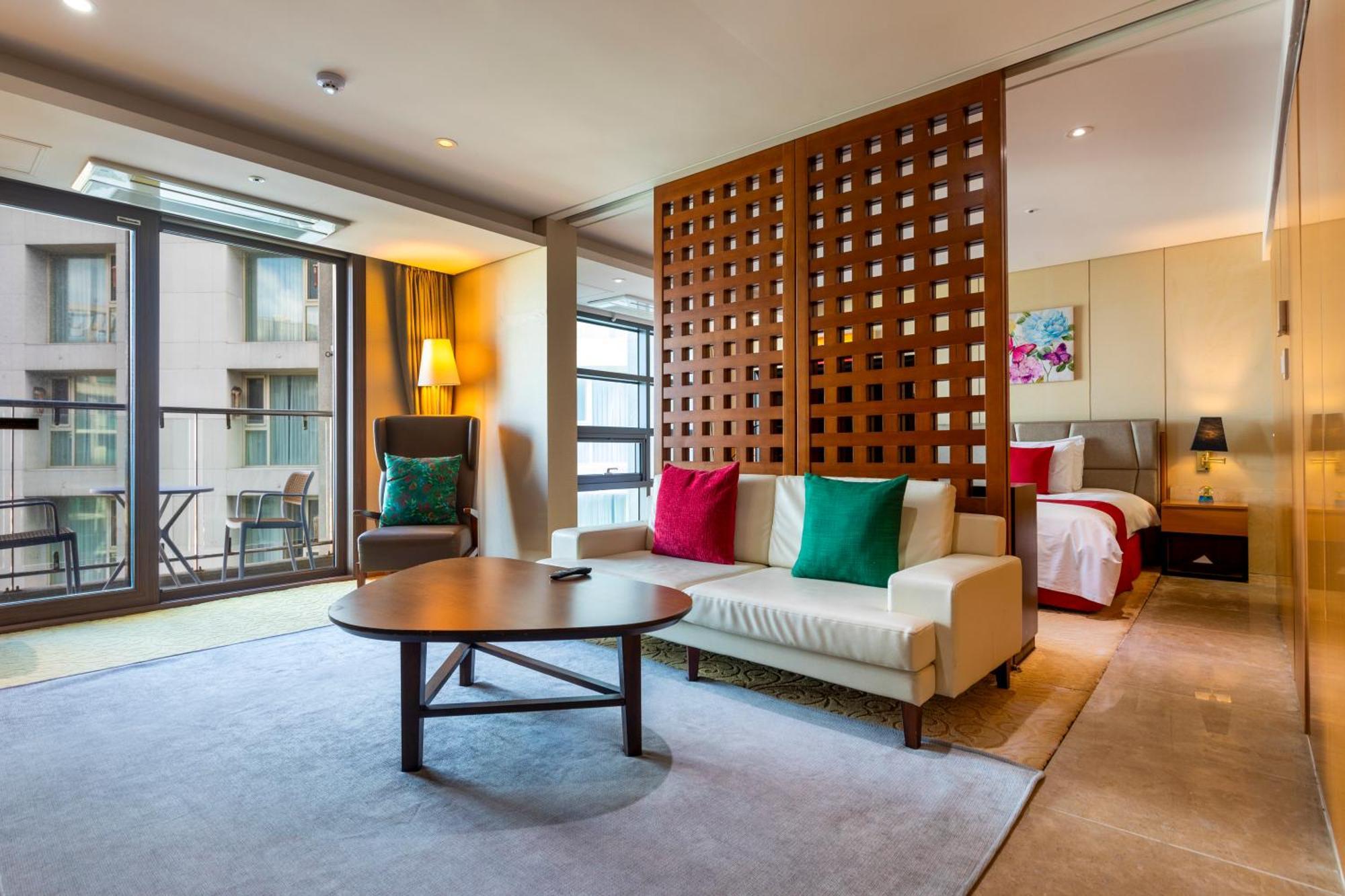 ホテル Ramada By Wyndham Jeju Hamdeok エクステリア 写真