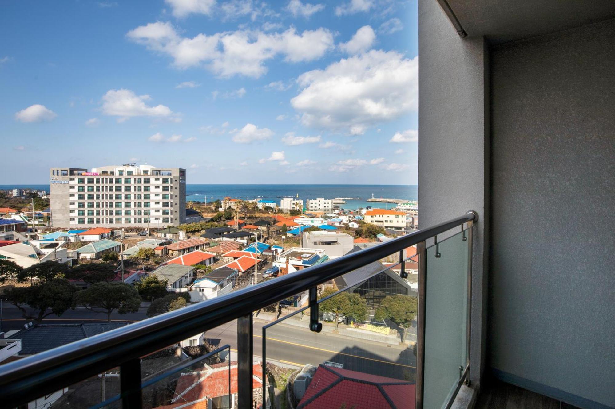 ホテル Ramada By Wyndham Jeju Hamdeok エクステリア 写真