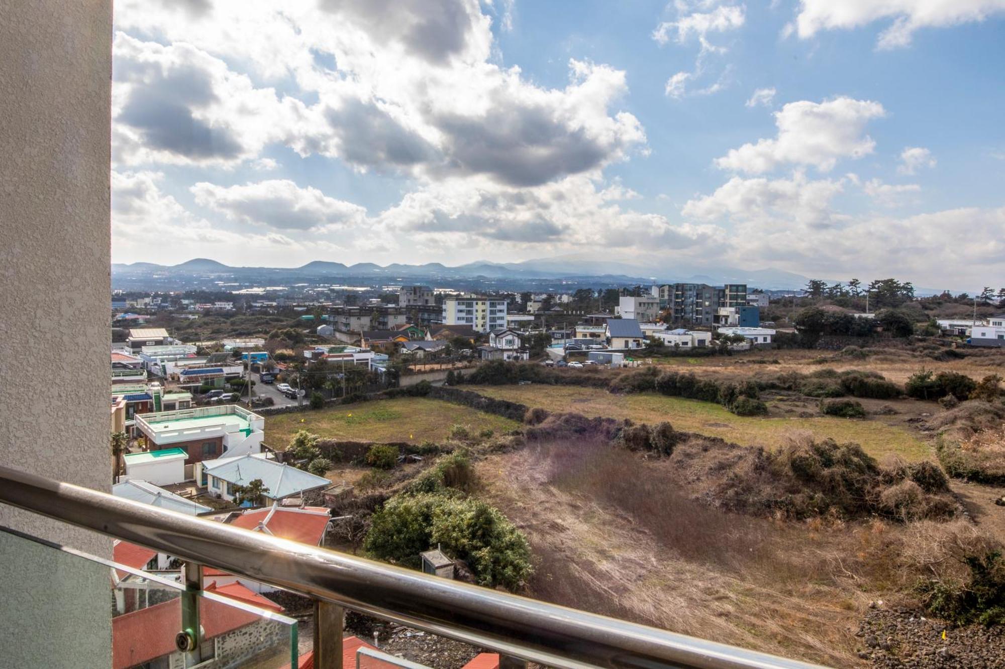 ホテル Ramada By Wyndham Jeju Hamdeok エクステリア 写真