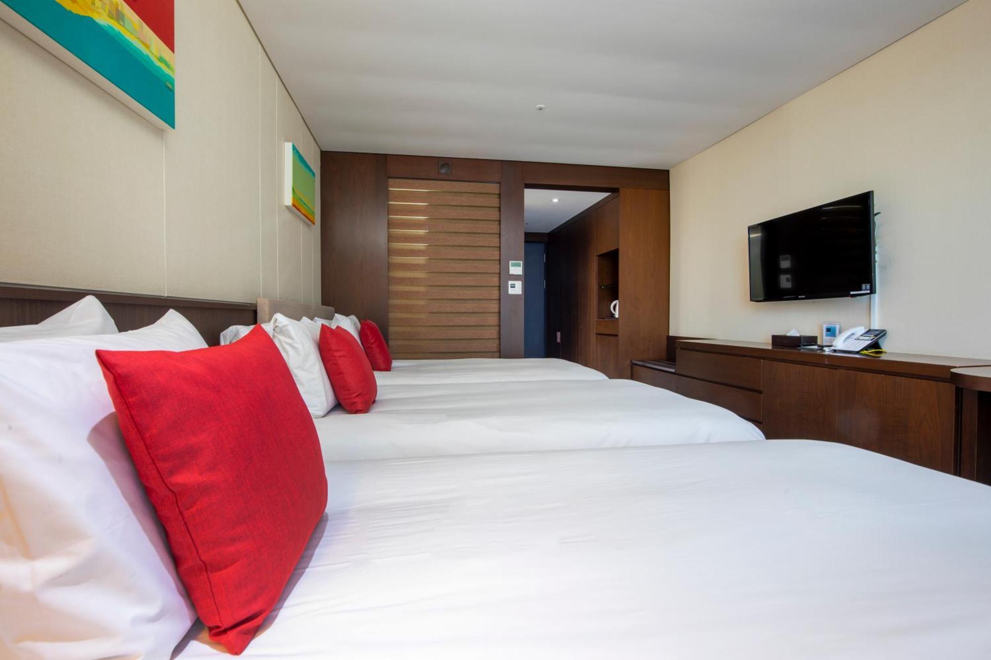 ホテル Ramada By Wyndham Jeju Hamdeok エクステリア 写真