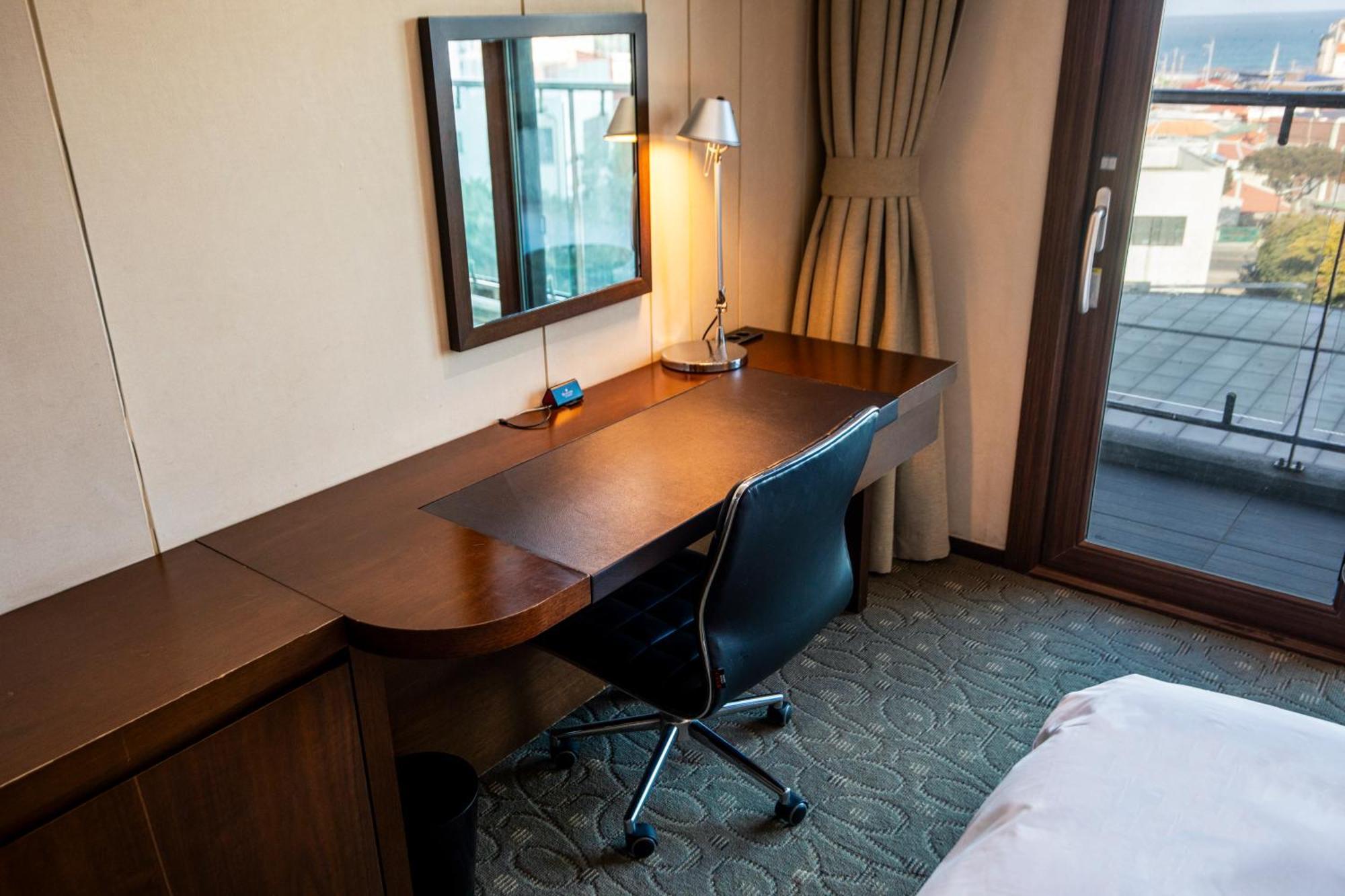 ホテル Ramada By Wyndham Jeju Hamdeok エクステリア 写真