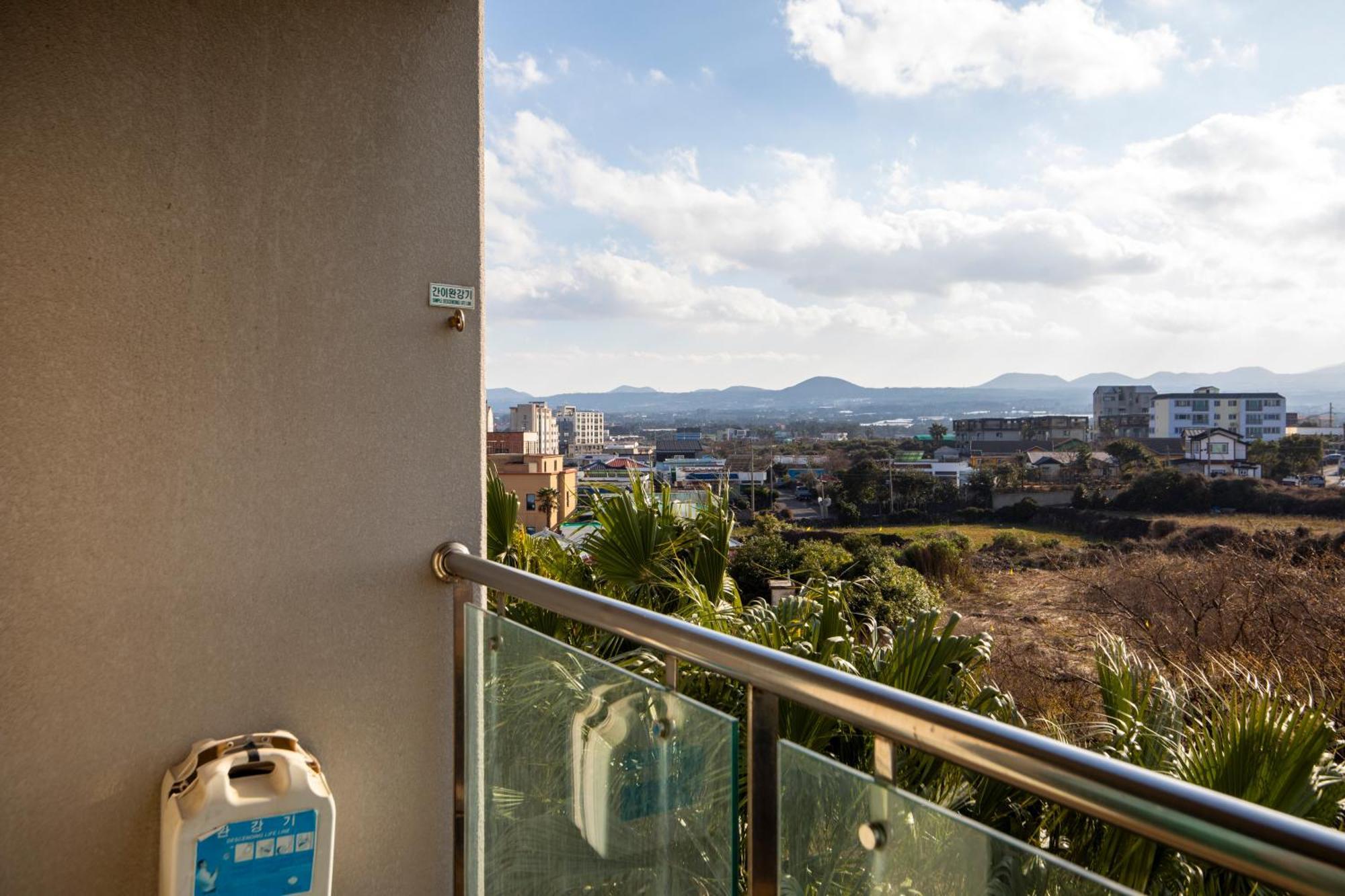 ホテル Ramada By Wyndham Jeju Hamdeok エクステリア 写真